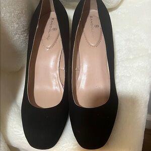 Bandolino Women's Classic Black Heels